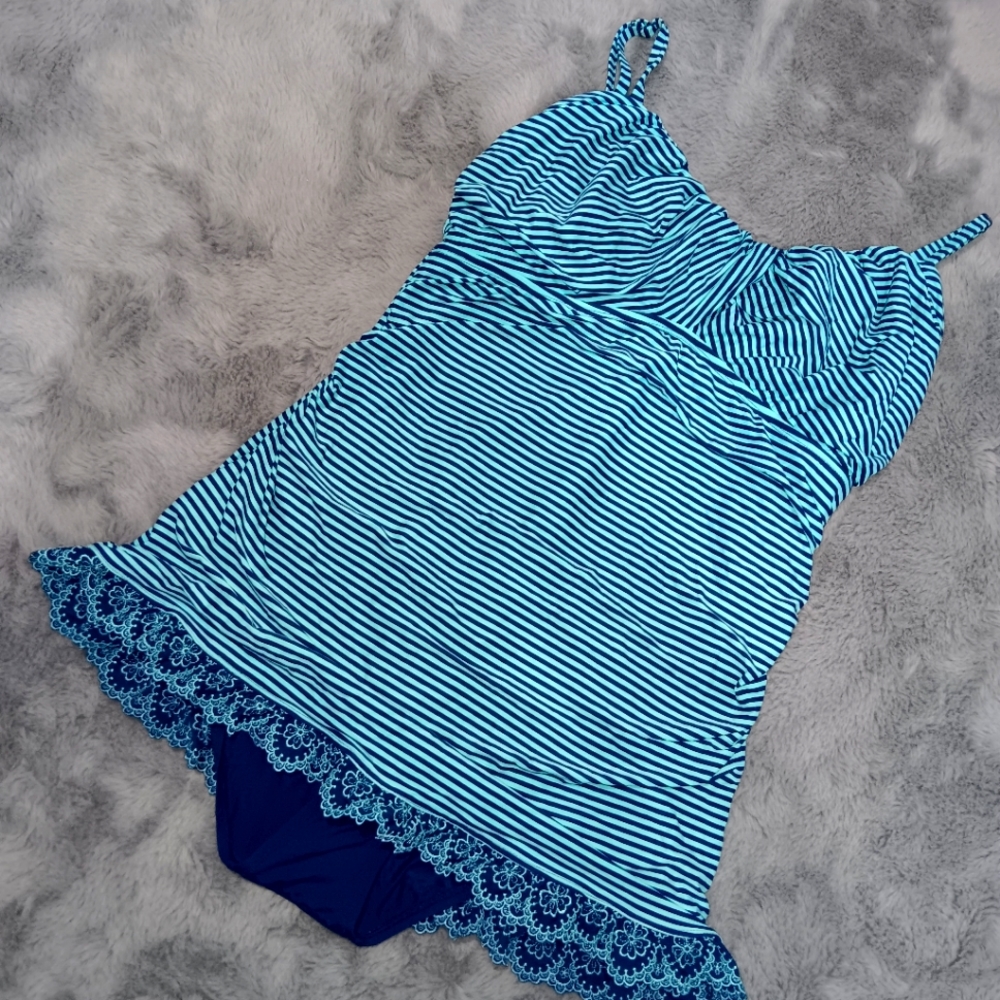 Beach house suit
